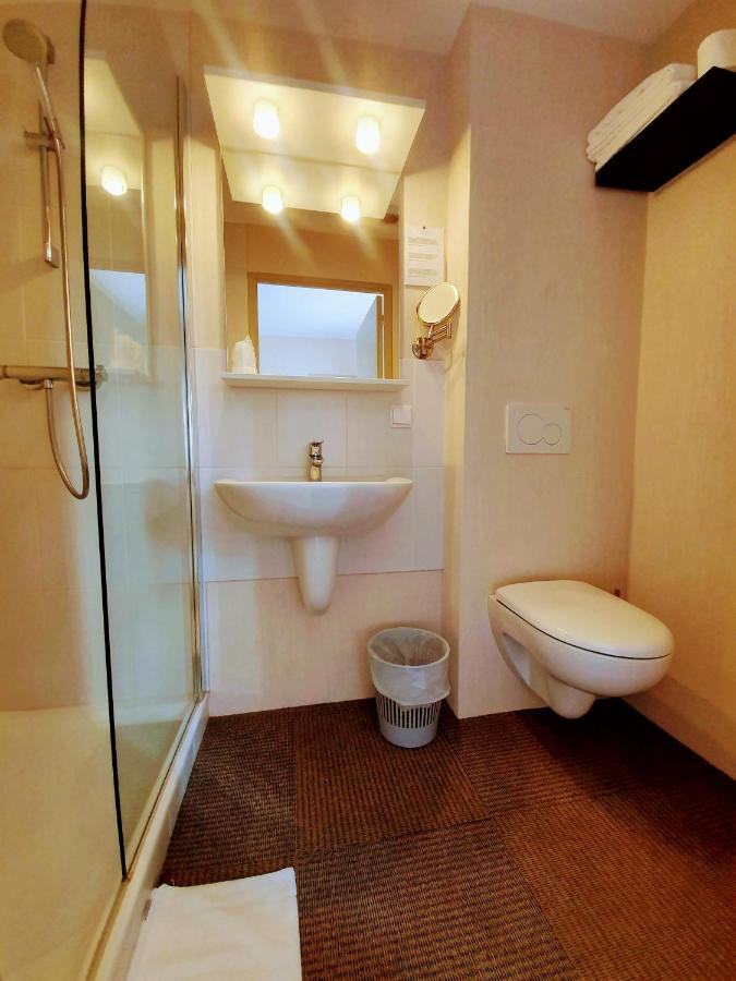 Le Toul' Broch Hotel Baden Bagian luar foto