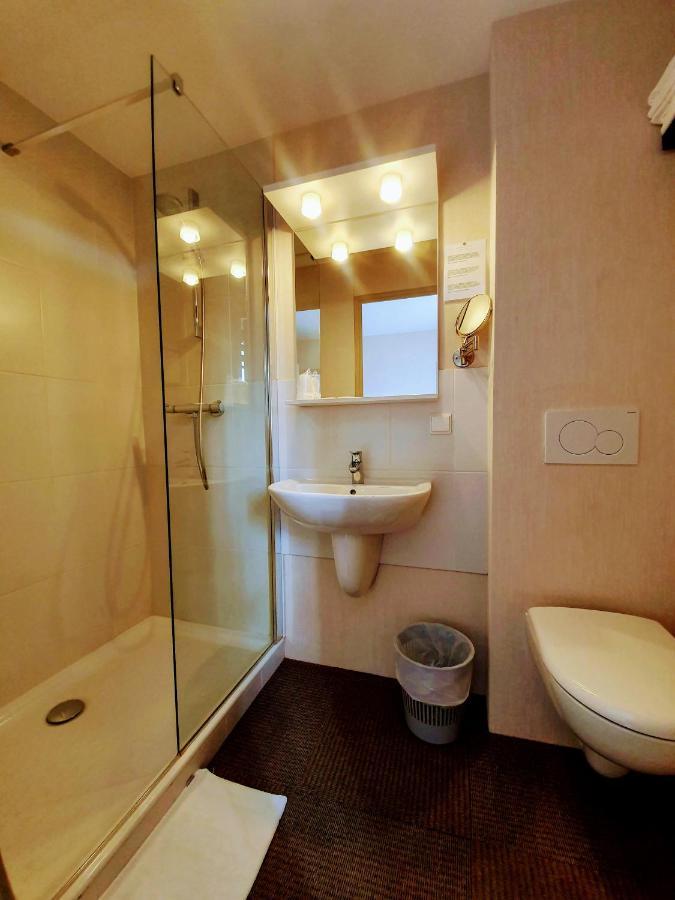 Le Toul' Broch Hotel Baden Bagian luar foto